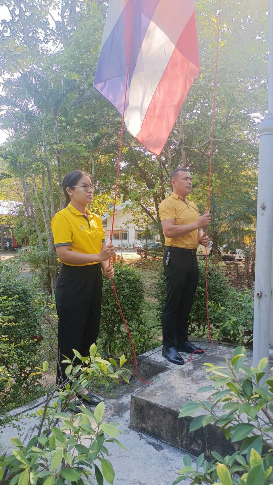  วันที่ 1 เมษายน 2567 เวลา 08.30 น. นายสมศักดิ์  ตะเคียน นายกองค์การบริหารส่วนตำบลพระเสาร์ นำคณะผู้บริหาร สมาชิกสภา อบต. พนักงานส่วนตำบล พนักงานจ้าง อบต.พระเสาร์  ร่วมกิจกรรมตามโครงการเสริมสร้างความภาคภูมิใจของคนไทย ส่งเสริมคุณธรรมจริยธรรมและการรักษาวินัยของคณะผู้บริหาร พนักงานส่วนตำบลและพนักงานจ้าง  โดยมีกิจกรรมดังนี้ กิจกรรมที่ 1 เข้าแถวเคารพธงชาติ สวดมนต์ไหว้พระ  กิจกรรมที่ 2 Morning Talk